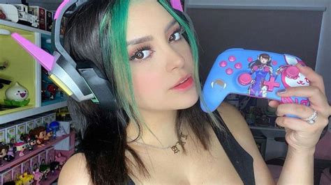 arigameplays fotos hot|AriGameplays: 10 atrevidas fotos de la gamer más linda de .